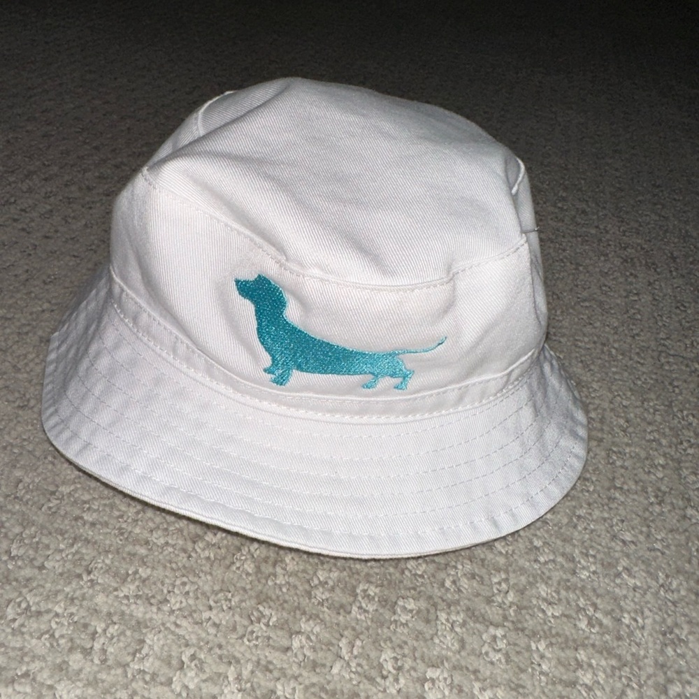 Seaside bucket hat